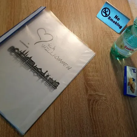 Privates Einzelzimmer Bei Der Weser-Ems-Halle Oldenburg Exterior foto